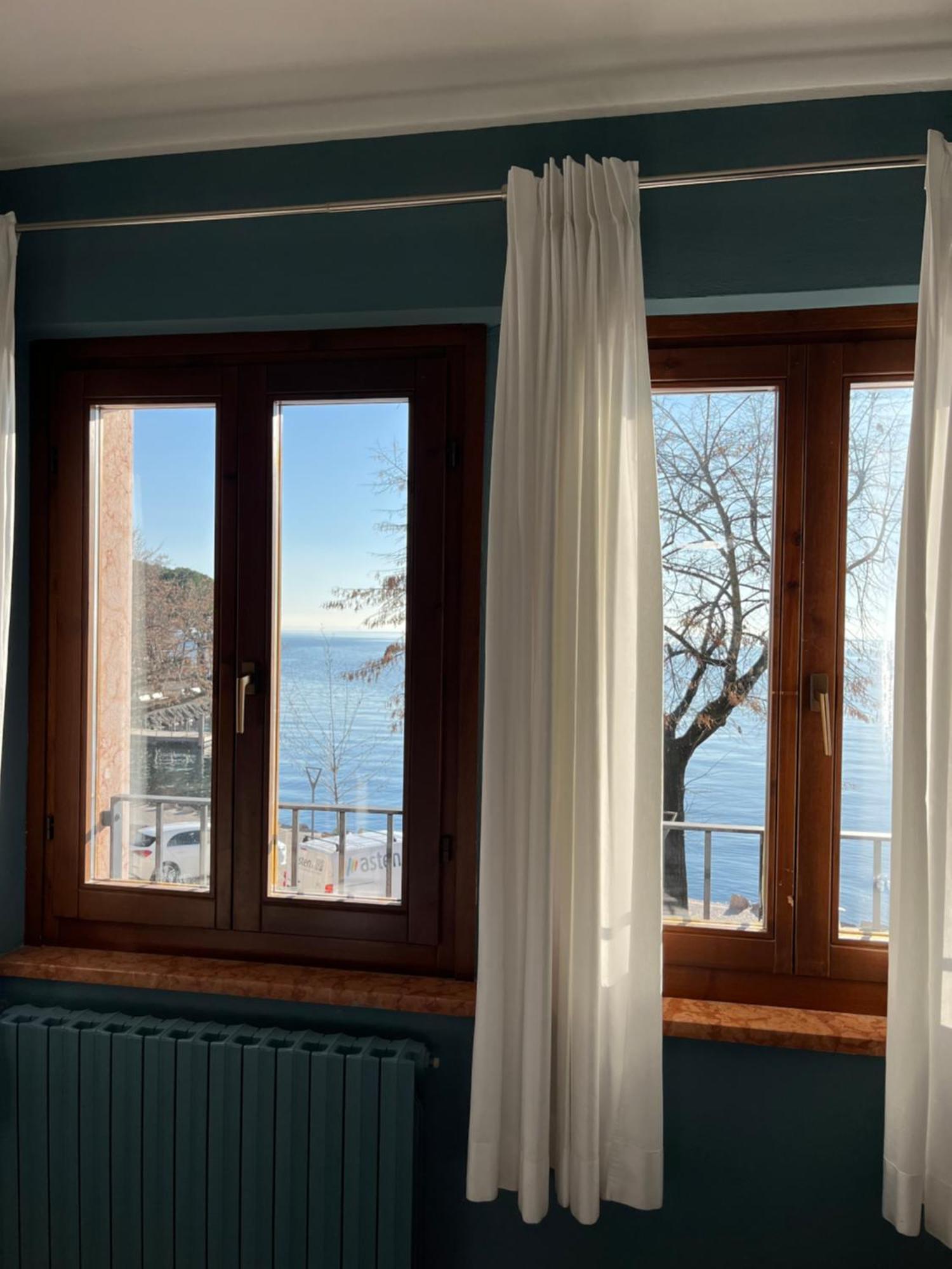 Albergo All'Ancora ガルダ エクステリア 写真