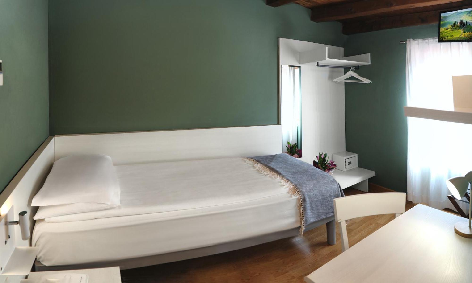 Albergo All'Ancora ガルダ エクステリア 写真
