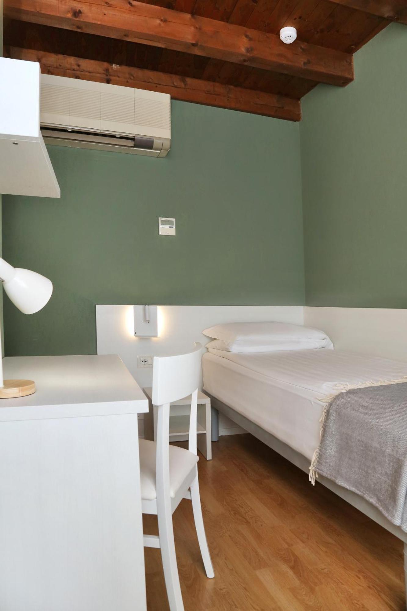 Albergo All'Ancora ガルダ エクステリア 写真